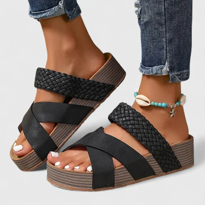 DANIÈLE | ORTHOPEDIC SANDALS